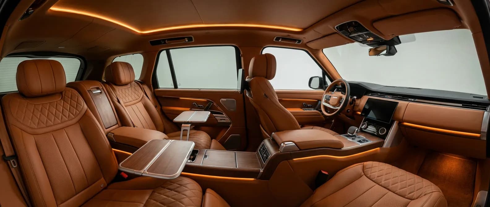 Habitacle luxueux en cuir matelassé et espace intérieur du SUV DS7