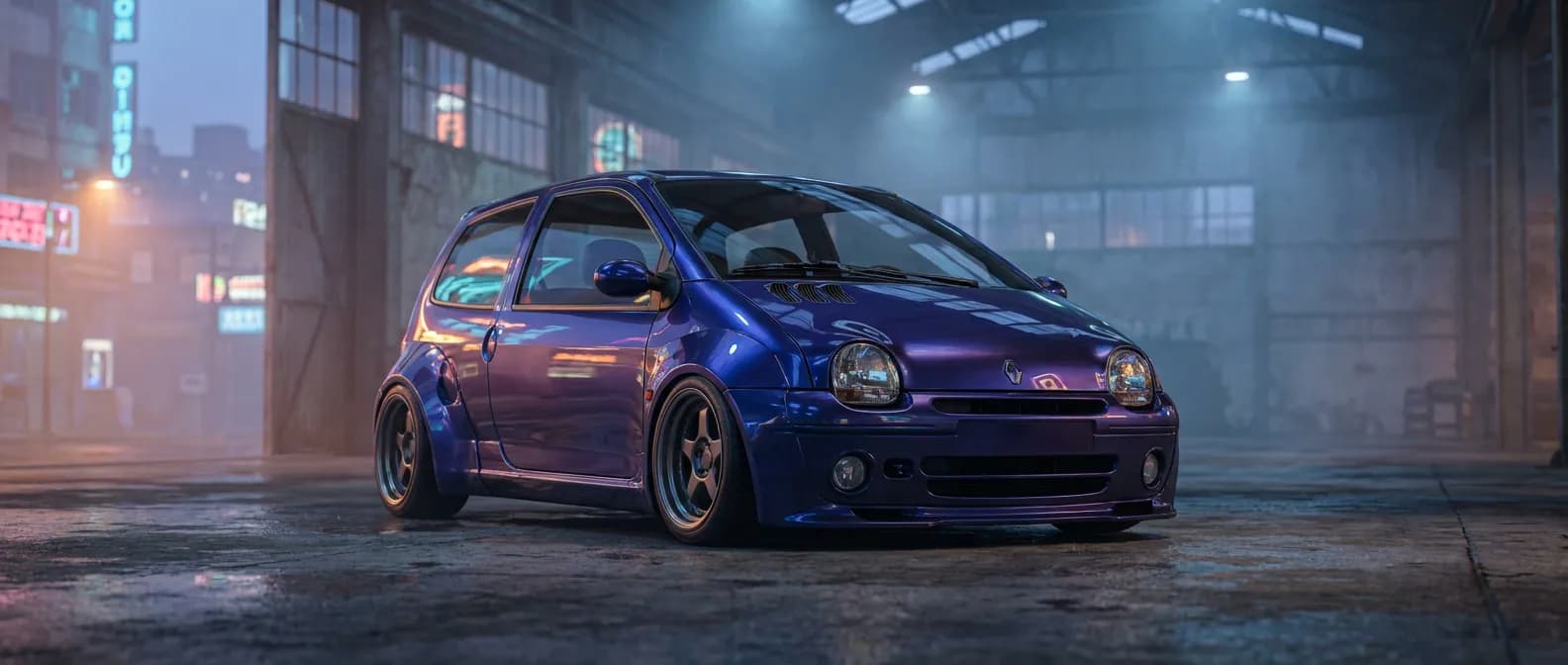 Une Renault Twingo 1 préparée en version restomod haut de gamme dans un décor urbain nocturne